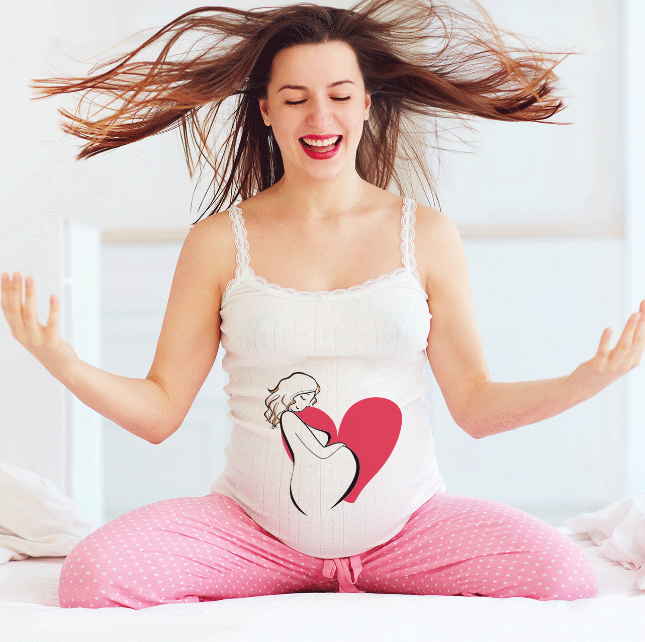 Maman portant un débardeur avec le logo de BabyCréa
